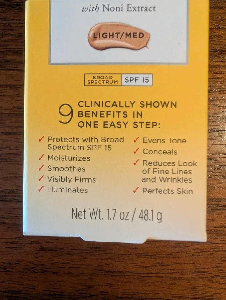 Burt's Bees BB Cream FPS 15 loción tintada ligera/media 1,7 oz - 98,9 % natural Foto 2 de 4