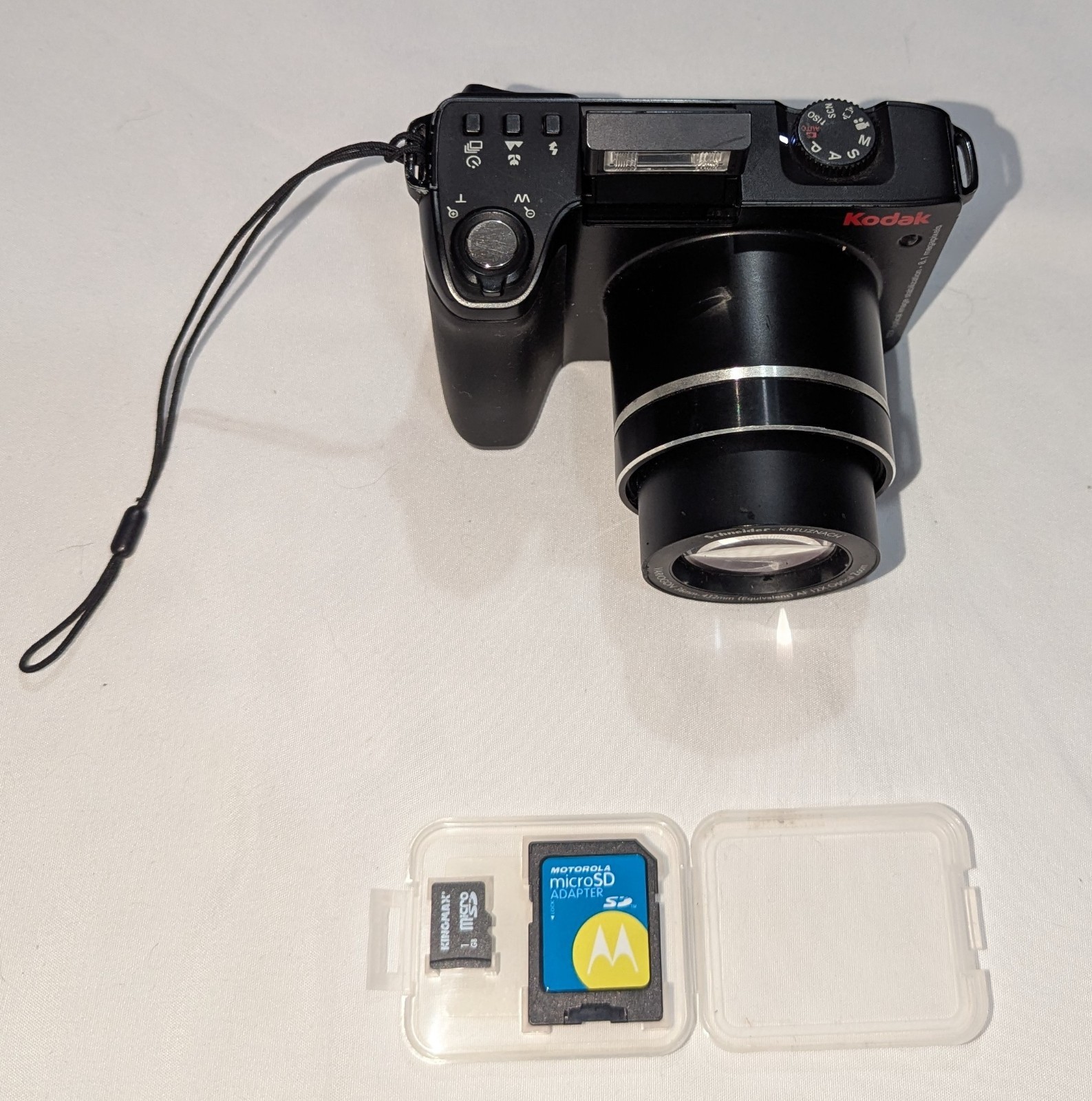 Kodak Z8612 IS EasyShare 8.1MP 12x Zoom Camera + Micro SD Card & Adapter -Tested
