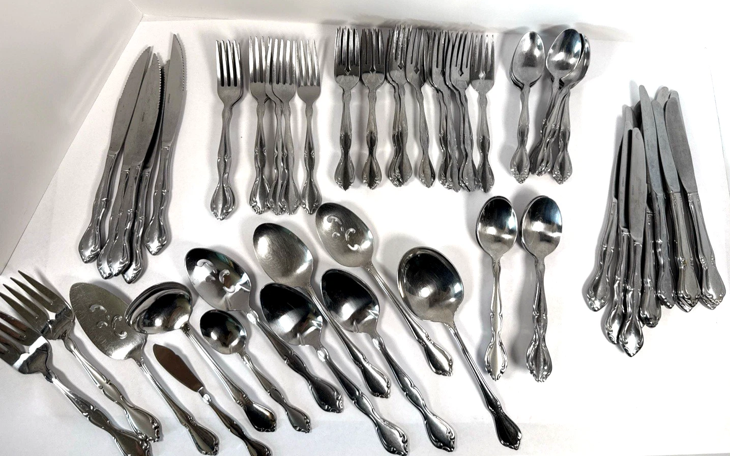 Oneida Stainless Flatware Lot 85 Pc Forks Spoons Knives Serving Utensils
Opens in a new window or ta