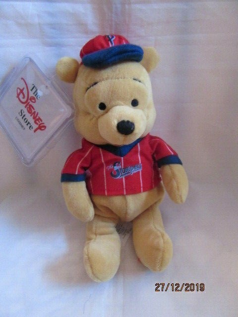 VINTAGE DISNEY WINNIE THE POOH - BASEBALL POOH - MINT - RETIRED
