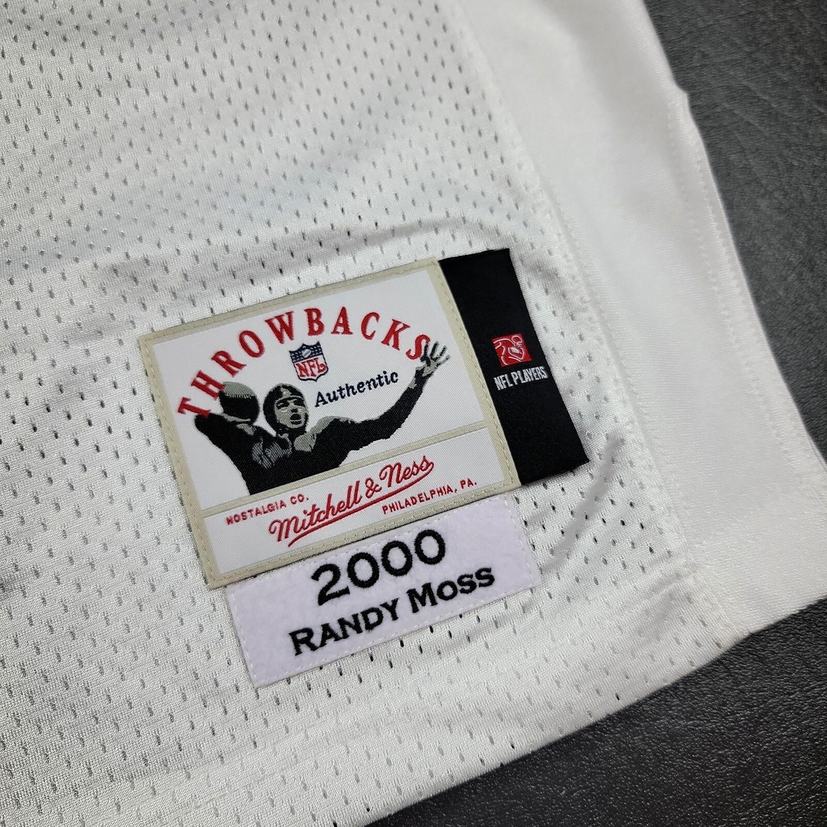 100% Authentic Randy Moss 2000 Vikings Mitchell & Ness Jersey Size