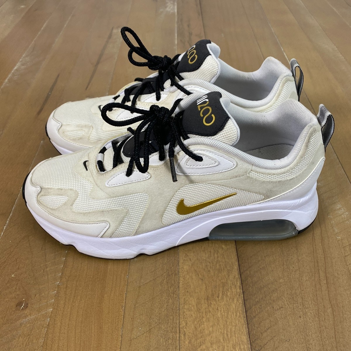 nike air max 200 women's white and gold