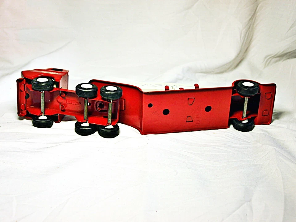 Tonka Toy 1968 Red Metal Hook & Ladder Truck Very Nice - Image 4 of 4