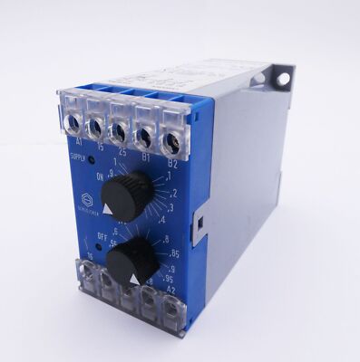 Schleicher SXT32 (A) 18505007 AC220-240V Meßrelais Strom -used-