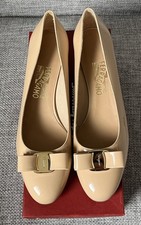 Authentic Salvatore Ferragamo New Bisque Beige Patent Vara Bow Pump Shoes 10 C