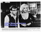 LITTLE SHOP OF HORRORS- ORIGINAL 8X10 PHOTO-RICK MORANIS,ELLEN GREENE W/CAPTION — photo 1