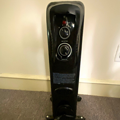 AmazonBasics Oil-Filled Radiator Space Heater, Black, Thermostat, Wheels