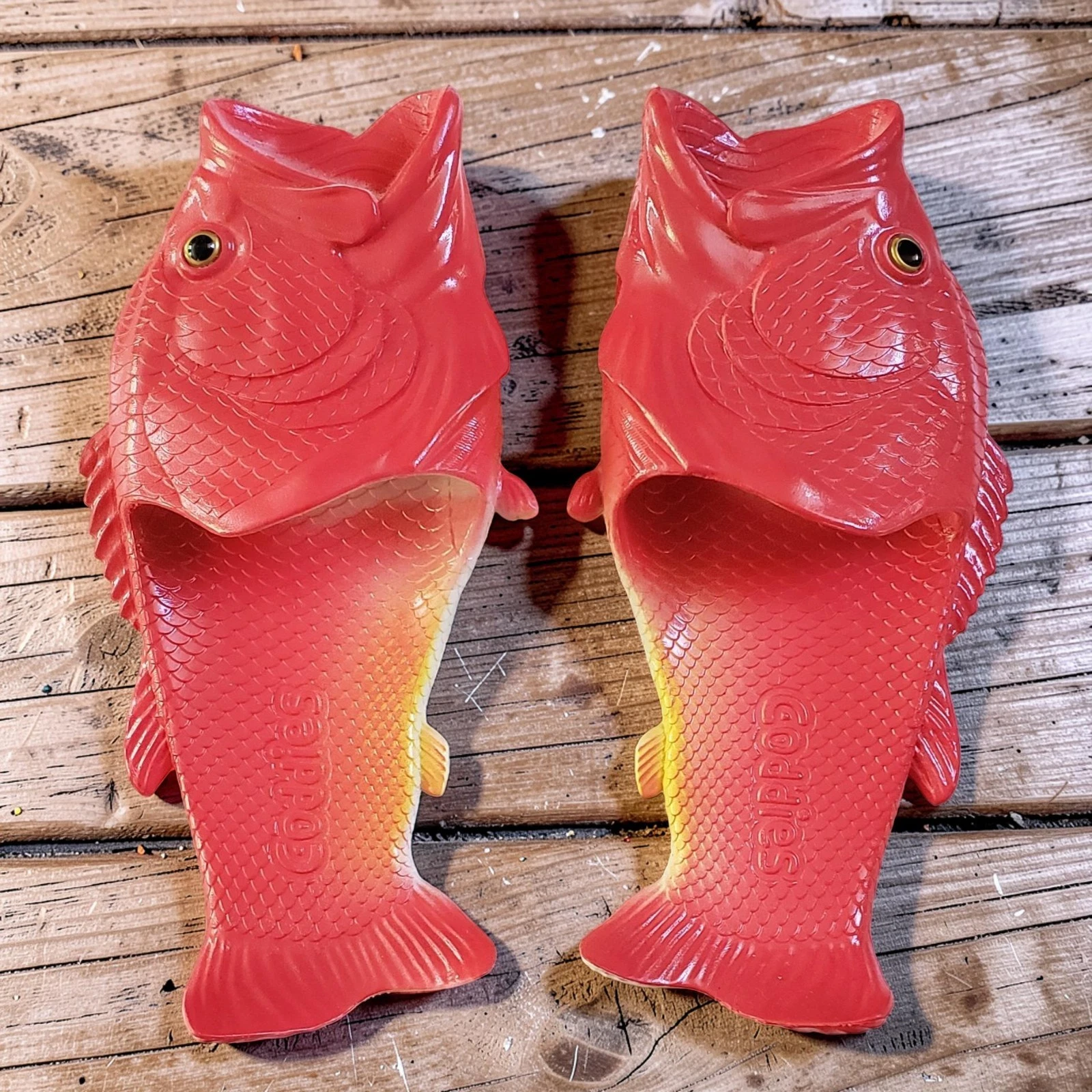 Coddies Fish Flip Flops Orange EVA Novelty Sandals Men 5-6 Women 7-8