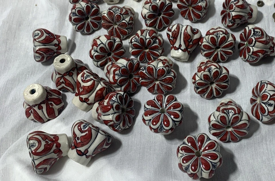 VTG Flower Shaped Ceramic Hand Painted Floral Drawers Knobs With Bolts - Image 2 of 4
