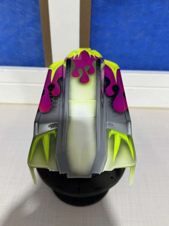 New Pro-Line AE B74 Custom Painted Body Team Associated - Image 3 of 4