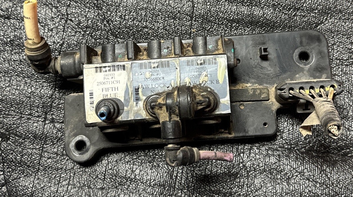 INTERNATIONAL AIR CONTROL MODULE 2506711C91, 3576680C1