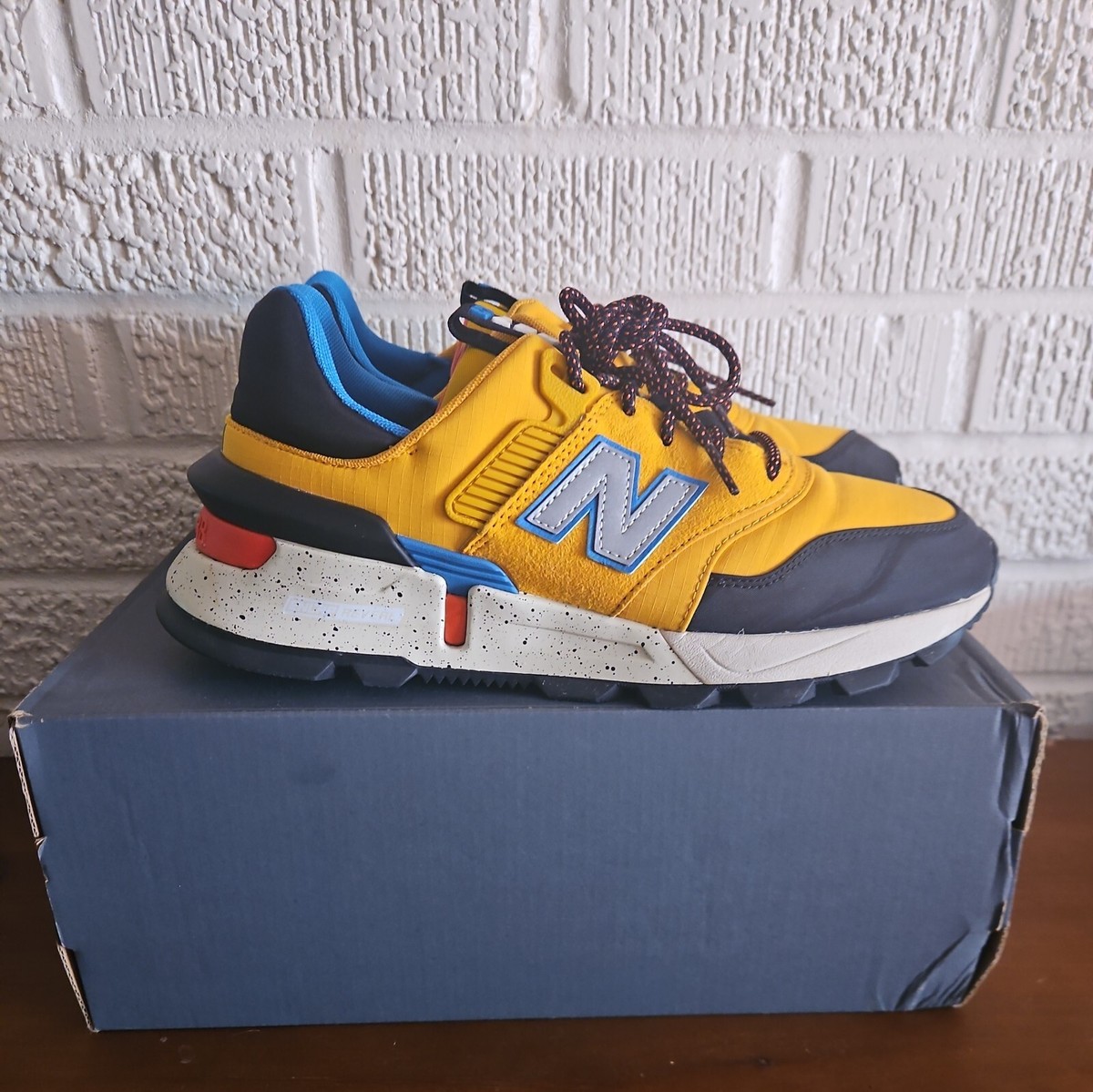 New Balance ブラック/ゴールド ハイカットシューズ New Balance 日本未発売 NEW BALANCE NUMERIC NM440HRD 