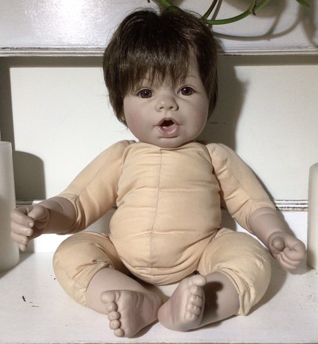 Vintage  1997 Lee Middleton Baby Girl Doll by REVA ,19” or 49 cm - Picture 1 of 8