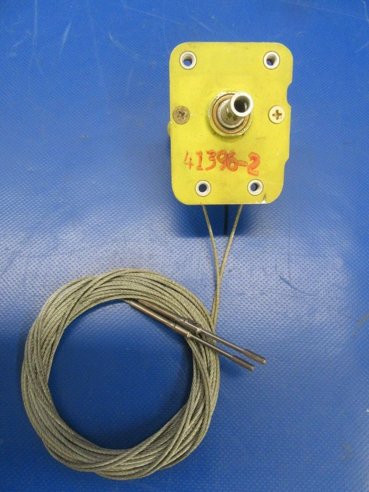 Piper Navajo Screw Assy Aileron Trim P/N 41396-002 (0419-240) - Image 2 of 4