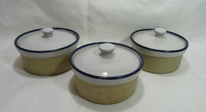 Moira England Vintage Farmhouse Stoneware 3 Blue White Beige Crocks With Lids Gc Ebay