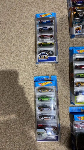 Hot Wheels Gifts - Picture 4 of 4