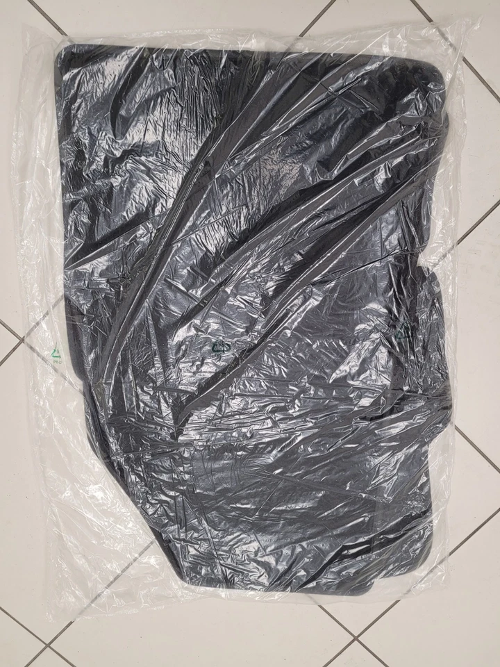 TAPPETINI TAPPETI MOQUETTE RENAULT CLIO 5 4PZ RICAMBI ORIGINALI 7711765800 - Image 2 of 3