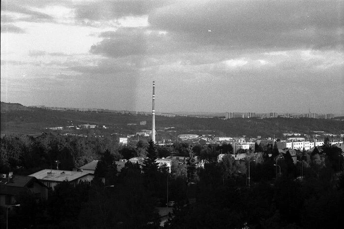 2 Rolls - Foma Fomapan Creative 200 - 36exp, 135/35mm Black & White Negative Fil - Image 2 of 2