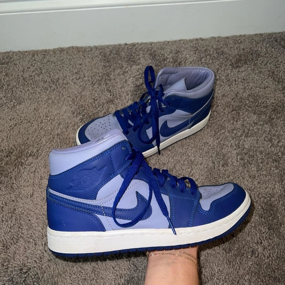 Talla 8 - Air Jordan 1 SE Mid Iron Purple Deep Royal W Foto 3 de 4