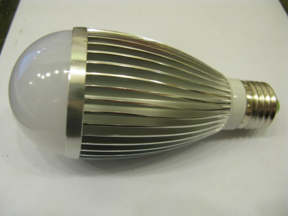 9 x 9W Dimmable ES E27 Warm White LED Light Lamp Bulb 220V 800 Lumens Job Lot UK - Image 4 of 4