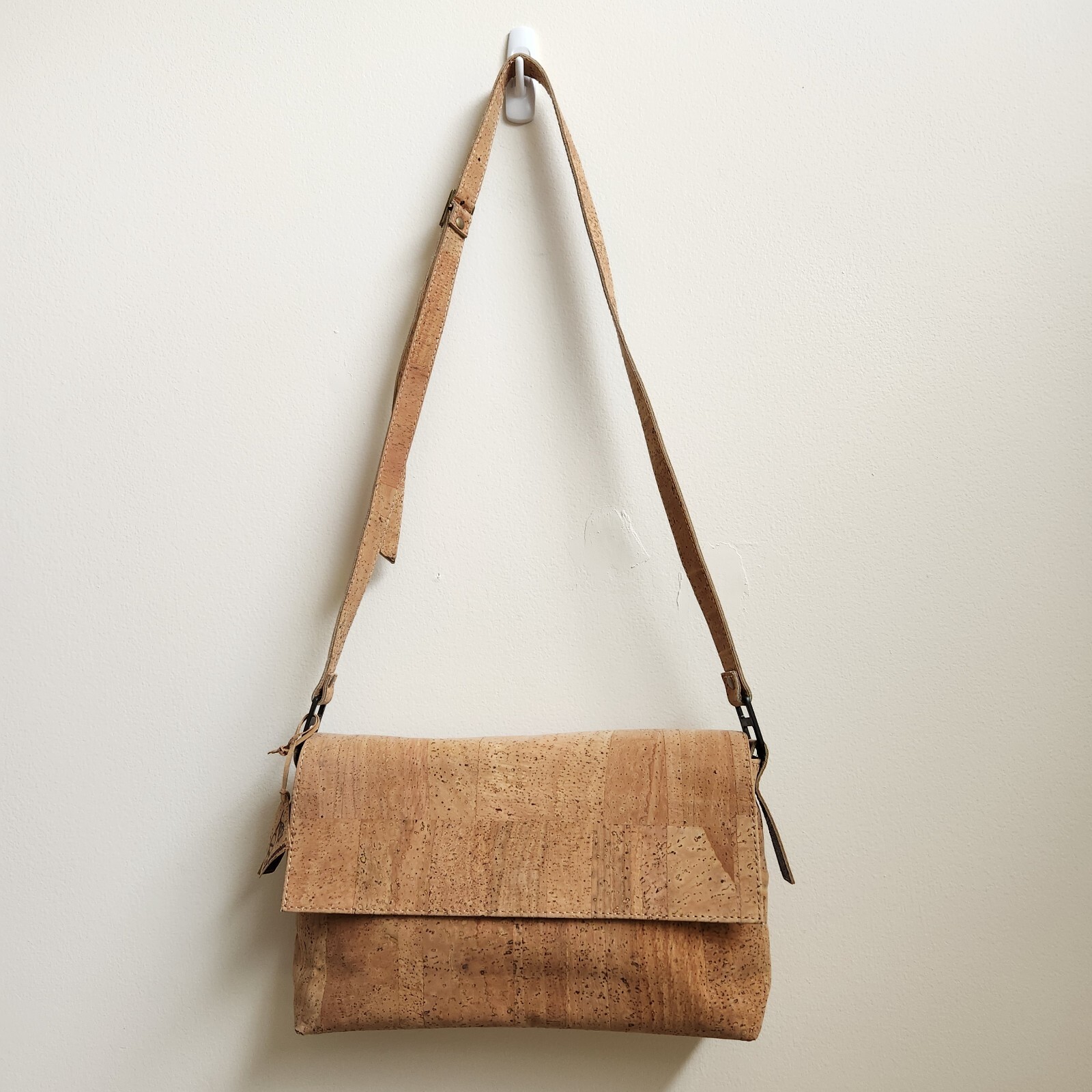 Natural Cork Crossbody Shoulderbag Neutral Nude Tan Portugal Y2K Nature Earthy