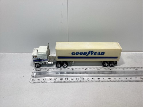 1987 Road Champs Aerodyne Cab Over Engine. Goodyear Tractor & Trailer White