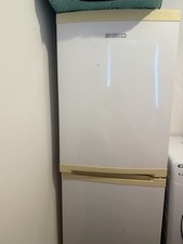 Beko CFG1582W Freestanding Frost-Free Fridge Freezer White.