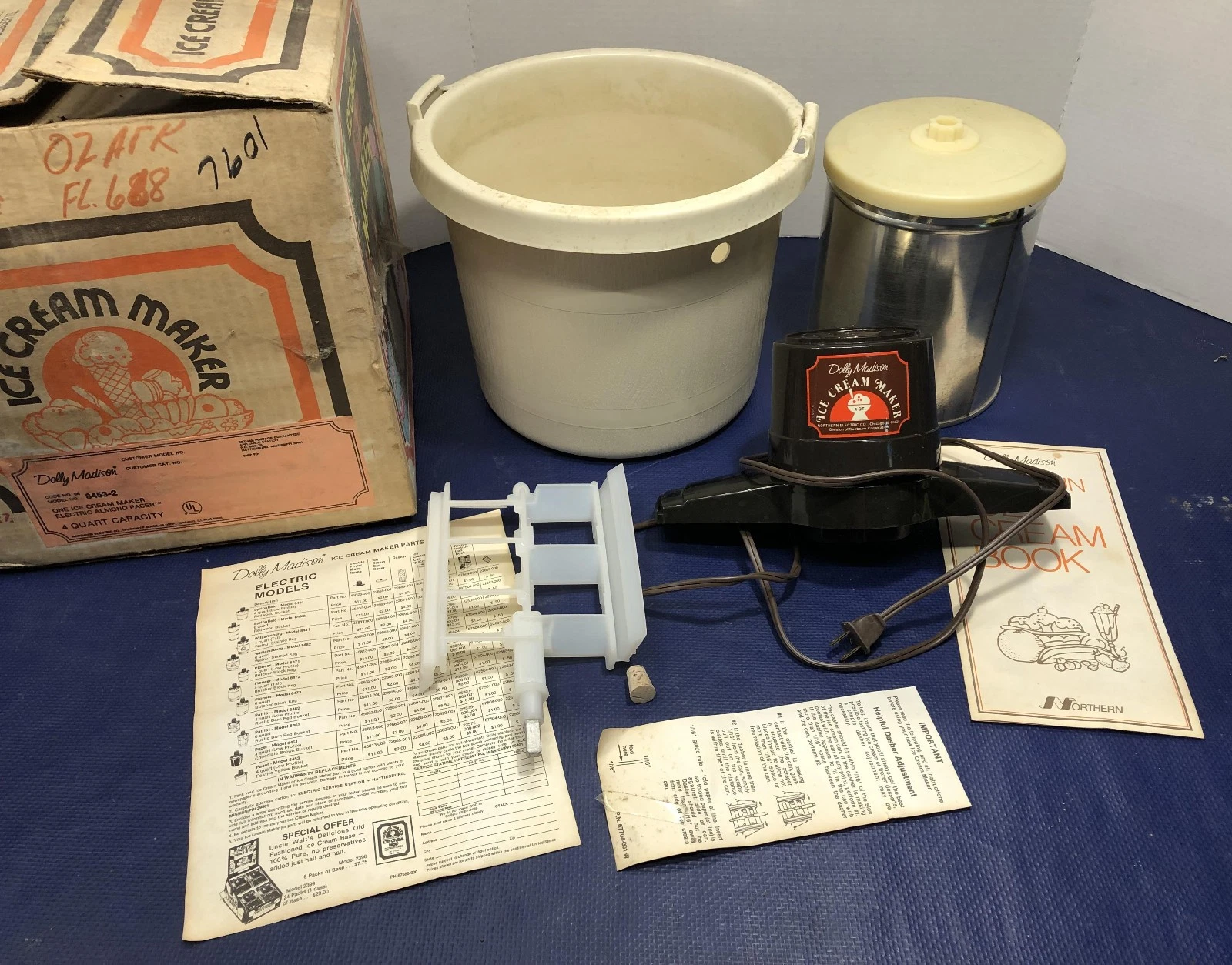 Sunbeam Dolly Madison 8453 Ice Cream Maker vintage freezer box 4 quart northern