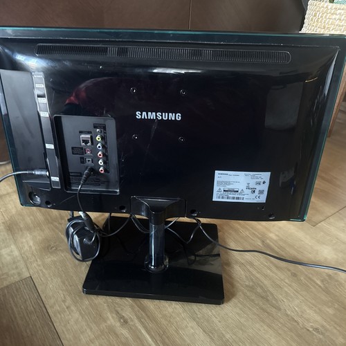 Samsung T24H390SEX 24” 1080p Full HD LED Smart TV with TV Plus - Picture 4 of 17