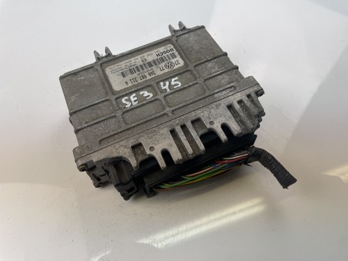 VW GOLF III 1H1 Motorsteuergerät ECU 0261203592 3A0907311A 17210587