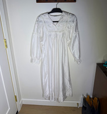 Sara Beth Women s White Floral Satin Collared Button Lace Nightgown 3/4 S