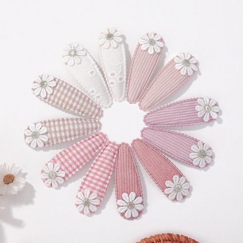 Diverse Color Options in Floral Hair Clips for Unique Style Expression - Picture 2 of 3