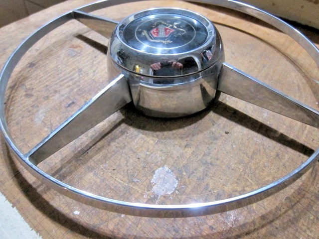 VERY NICE 1951-53 BUICK SPECIAL HORN RING WITH BUTTON OEM - Image 2 of 4