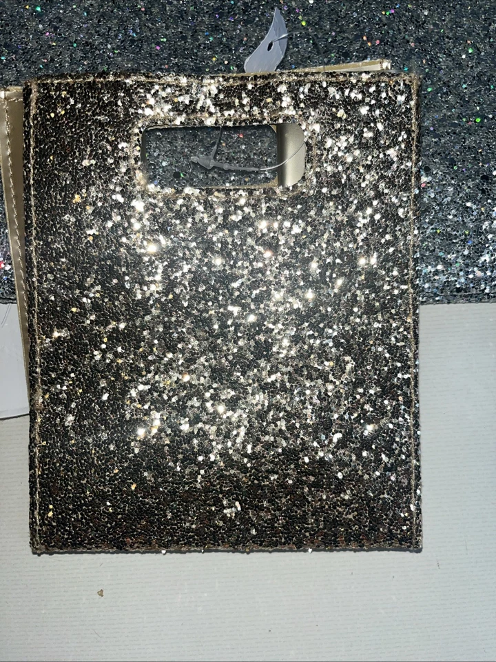 Lote de 2 mini bolsas de regalo plateadas y doradas brillantes de Bath & Body Works Foto 4 de 4