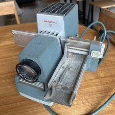 Vintage Argus 300  Han-o-matic  Projector.