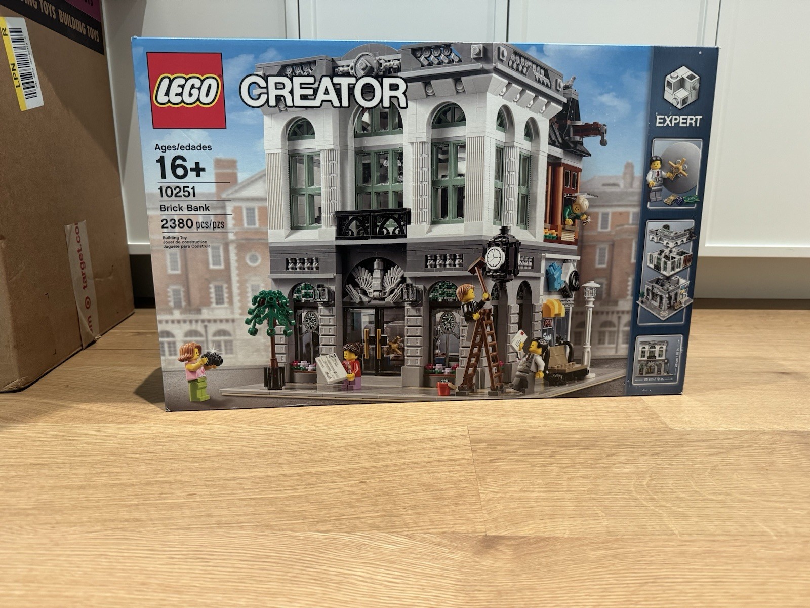 LEGO Creator Expert: Brick Bank (10251) NEW and Sealed