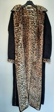 Wildleder-Mantel, schwarz, mit Innenfutter "Leopard", Gr. 40