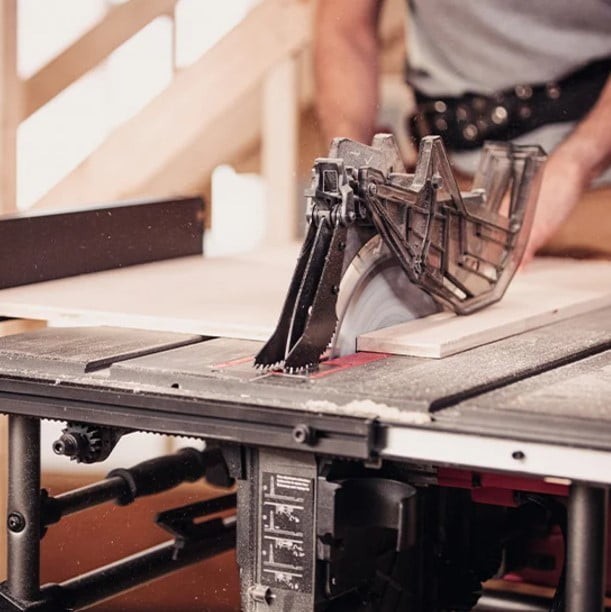 SKIL 10" Jobsite Table Saw with Folding Stand–15 Amp, 24T Blade(Model TS6307-00)