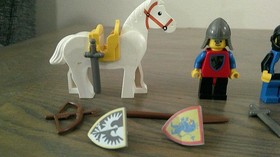 LEGO Castle: Guarded Inn (6067) 100% Complete w Minifigures No Instructions