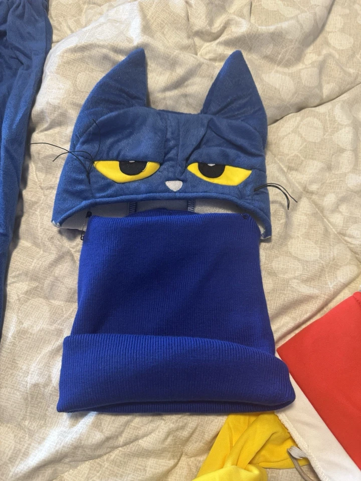 Pete the cat costume size toddler’s 4-6 - Image 4 of 4