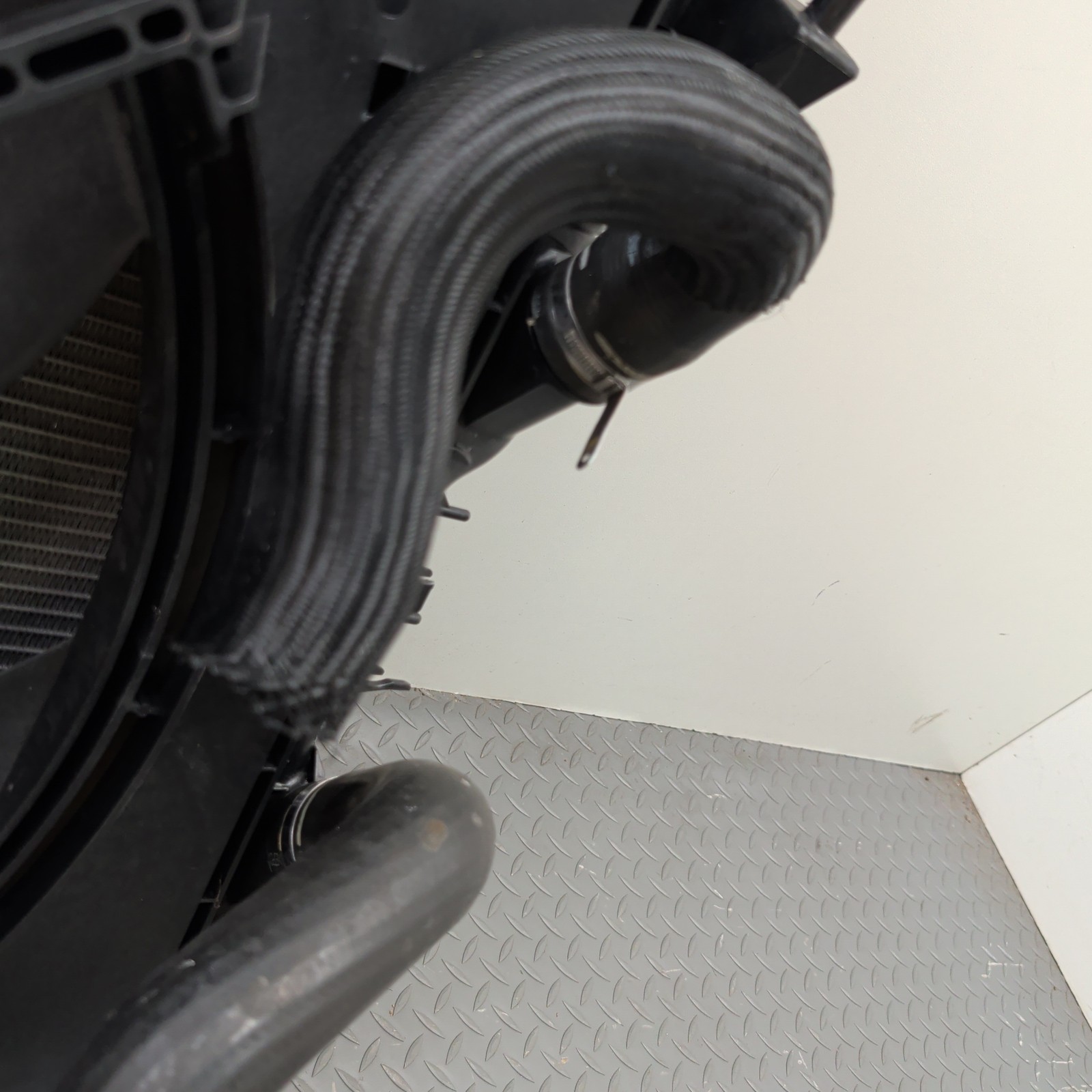 Maserati Ghibli 2014-2022 Right Fan assembly