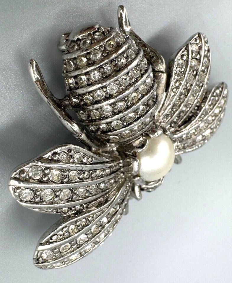 VTG Joan Rivers Forever in Our Memory Bee Pin Silvertone Pearl - Image 3 of 4