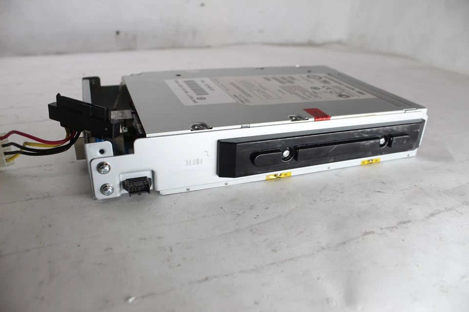 Unidad de cinta de datos Tandberg LTO-5 SAS 7222 AQ283D#350 P/N: 1019412 DC alimentación Foto 4 de 4