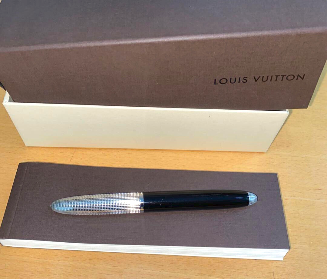 Louis Vuitton Dock lacquer Black/Silver Cap type Ballpoint 