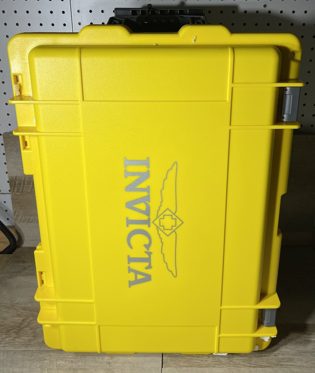 Invicta 50 Slot Collector Rolling Suitcase Yellow Black Brand New In Box  DC50YEL