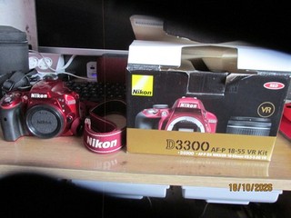 Nikon D3300 DSLR Double Zoom Kit 18 55/55 200mm AF S G VR rot