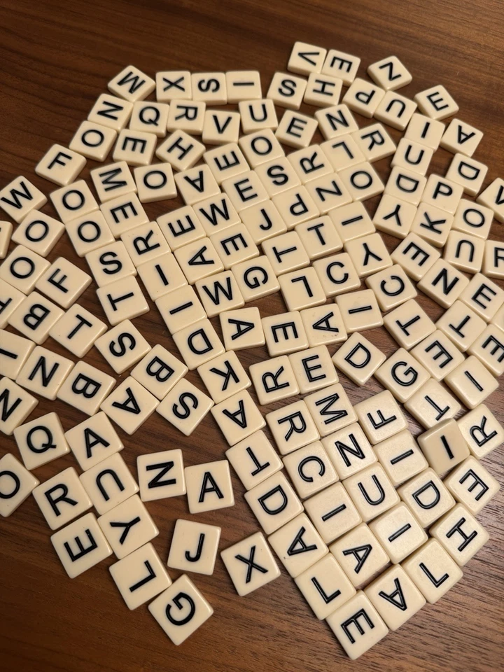 Bananagrams Game, Wit, Fun, Silly, Wordplay Family Game, Great Condition - Image 2 of 4