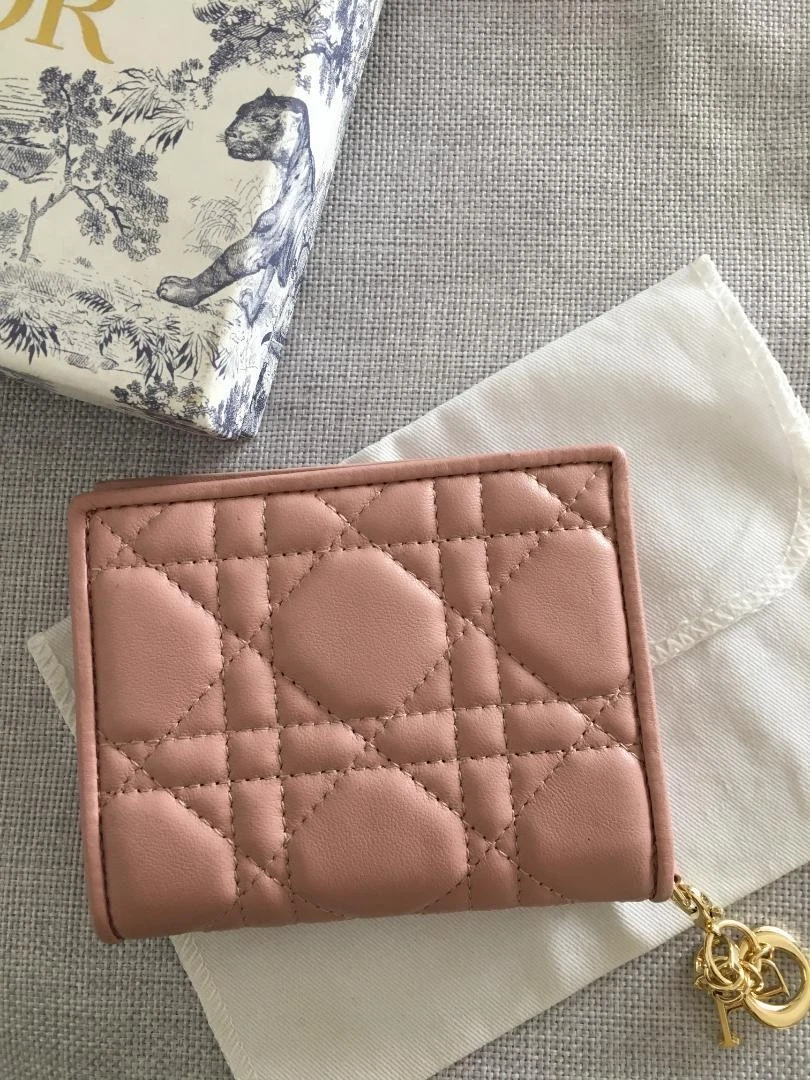 Portefeuille compact bi pli Extreme Beauty DIOR Lady Dior