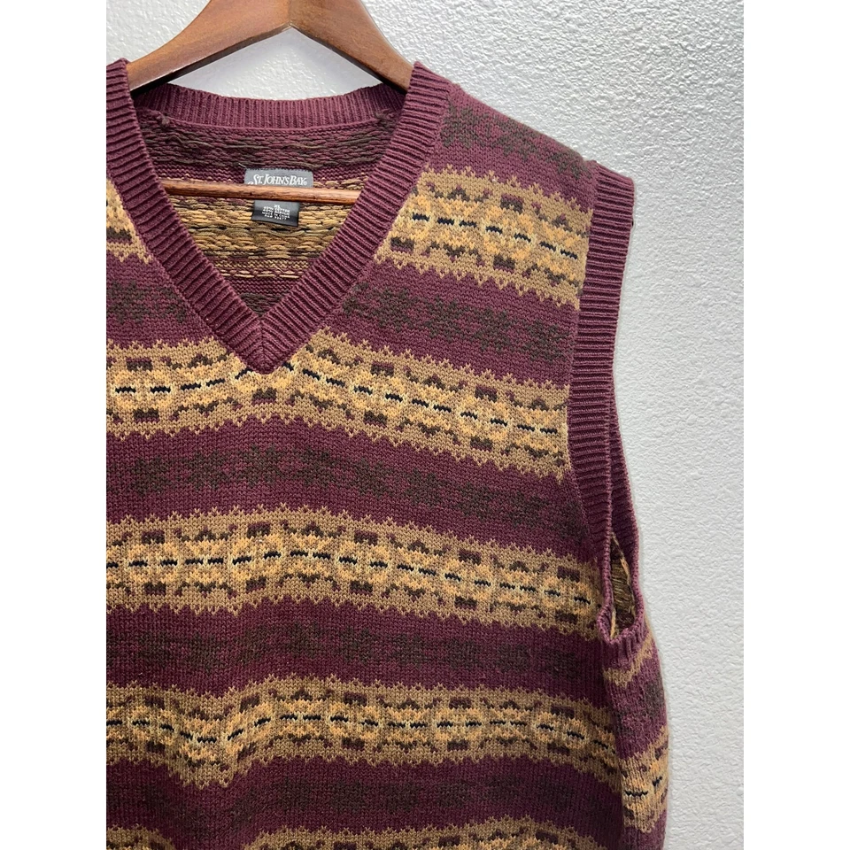 Chaleco Suéter St. John's Bay Diseño Granate Dorado Cuello en V Sin Mangas X-Grande Foto 2 de 4