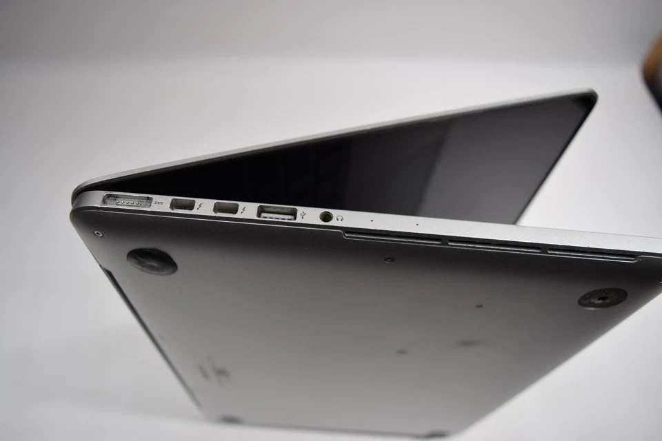 2015 Apple MacBook Pro 13" Retina Dual Core i5 8GB RAM-128GB SSD. Os Monterey - Image 3 of 4